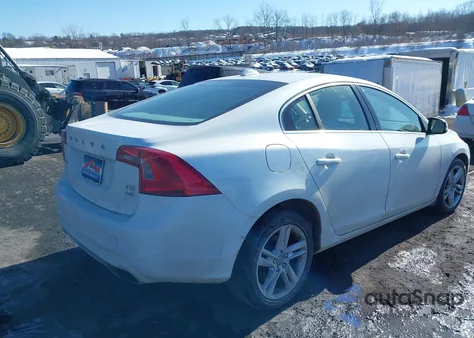 2015 Volvo S60 T5 Premier z USA, uszkodzony, nr VIN YV1612TK0F1341251
